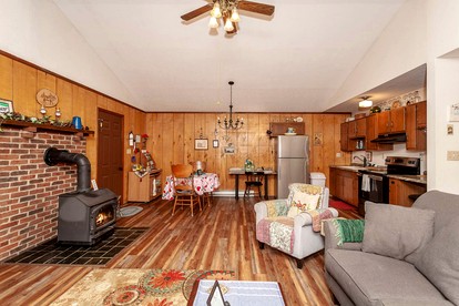 Secluded Mountain Cabin Hideaway near Luray Caverns in Virginia’s Majestic Massanutten Range - Luray, Virginia - glamping.directory