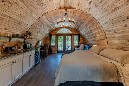 Cozy Wine Barrel Stay with Fire Pit on Keuka Lake Wine Trail near Penn Yan, New York - Penn Yan, New York - glamping.directory