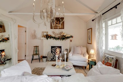 Majestic Topanga Vacation Rental with a Lovely Fireplace - Topanga, California - glamping.directory