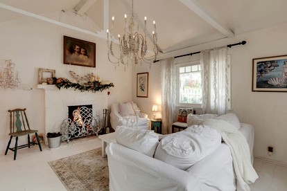 Majestic Topanga Vacation Rental with a Lovely Fireplace - Topanga, California - glamping.directory