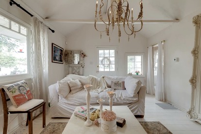 Majestic Topanga Vacation Rental with a Lovely Fireplace - Topanga, California - glamping.directory