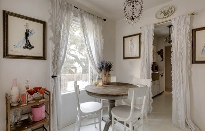 Majestic Topanga Vacation Rental with a Lovely Fireplace - Topanga, California - glamping.directory