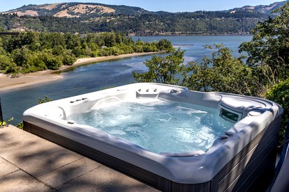 Pure Glamping Cottage with Breathtaking Views and Hot-tub in Hood River, Oregon - Hood River , Oregon - glamping.directory