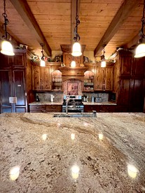 Stunning Log Cabin Retreat for Forest Glamping Escapes in Idyllwild, California - Idyllwild, California - glamping.directory