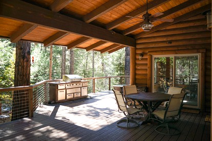 Stunning Log Cabin Retreat for Forest Glamping Escapes in Idyllwild, California - Idyllwild, California - glamping.directory