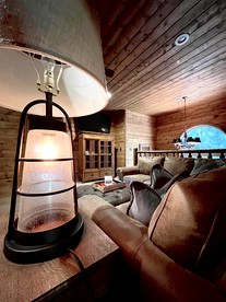 Stunning Log Cabin Retreat for Forest Glamping Escapes in Idyllwild, California - Idyllwild, California - glamping.directory