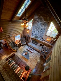 Stunning Log Cabin Retreat for Forest Glamping Escapes in Idyllwild, California - Idyllwild, California - glamping.directory