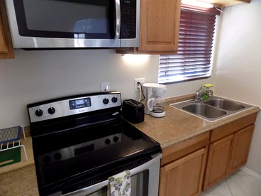Cabin Getaway with Pool near Joshua Tree in Twentynine Palms, California - Twentynine Palms, California - glamping.directory