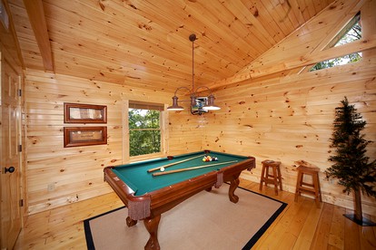 Luxury Cabin Getaway Ideal for the Whole Family in Gatlinburg, East Tennessee - Gatlinburg, Tennessee - glamping.directory