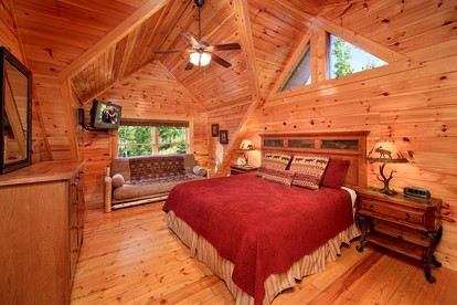 Luxury Cabin Getaway Ideal for the Whole Family in Gatlinburg, East Tennessee - Gatlinburg, Tennessee - glamping.directory