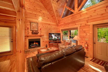 Luxury Cabin Getaway Ideal for the Whole Family in Gatlinburg, East Tennessee - Gatlinburg, Tennessee - glamping.directory