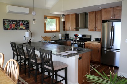 Romantic Lakefront Accommodation with Mountain Views on Lake Champlain in Vermont - Colchester, Vermont - glamping.directory