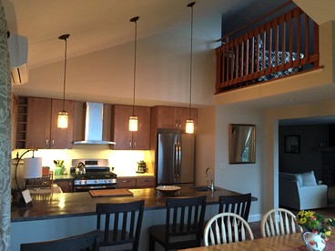 Romantic Lakefront Accommodation with Mountain Views on Lake Champlain in Vermont - Colchester, Vermont - glamping.directory