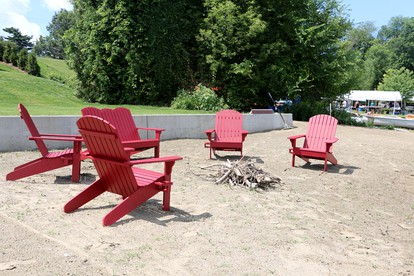 Romantic Lakefront Accommodation with Mountain Views on Lake Champlain in Vermont - Colchester, Vermont - glamping.directory