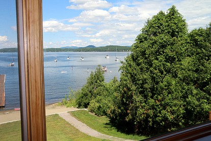 Romantic Lakefront Accommodation with Mountain Views on Lake Champlain in Vermont - glamping.directory