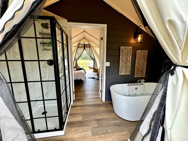 Gorgeous Safari Tent with Sauna Perfect for a Couple Retreat in Kentucky - Cadiz, Kentucky - glamping.directory