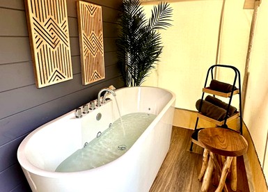 Gorgeous Safari Tent with Sauna Perfect for a Couple Retreat in Kentucky - Cadiz, Kentucky - glamping.directory
