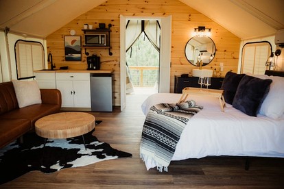 Gorgeous Safari Tent with Sauna Perfect for a Couple Retreat in Kentucky - Cadiz, Kentucky - glamping.directory