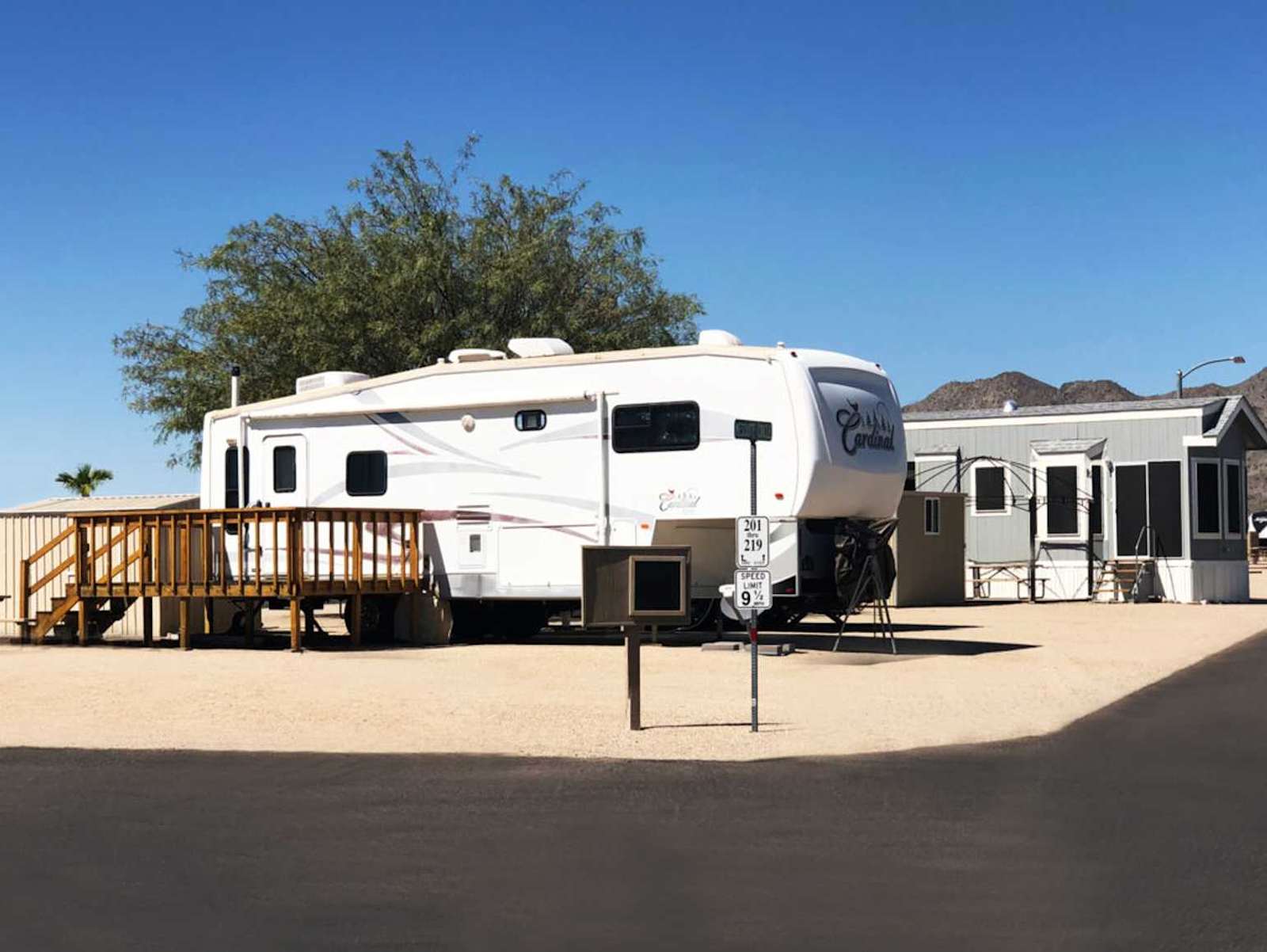 Leaf Verde - Buckeye, Arizona - glamping.directory