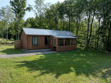 Off-Grid Cottage Great for a Small Family Getaway in Vermont - glamping.directory