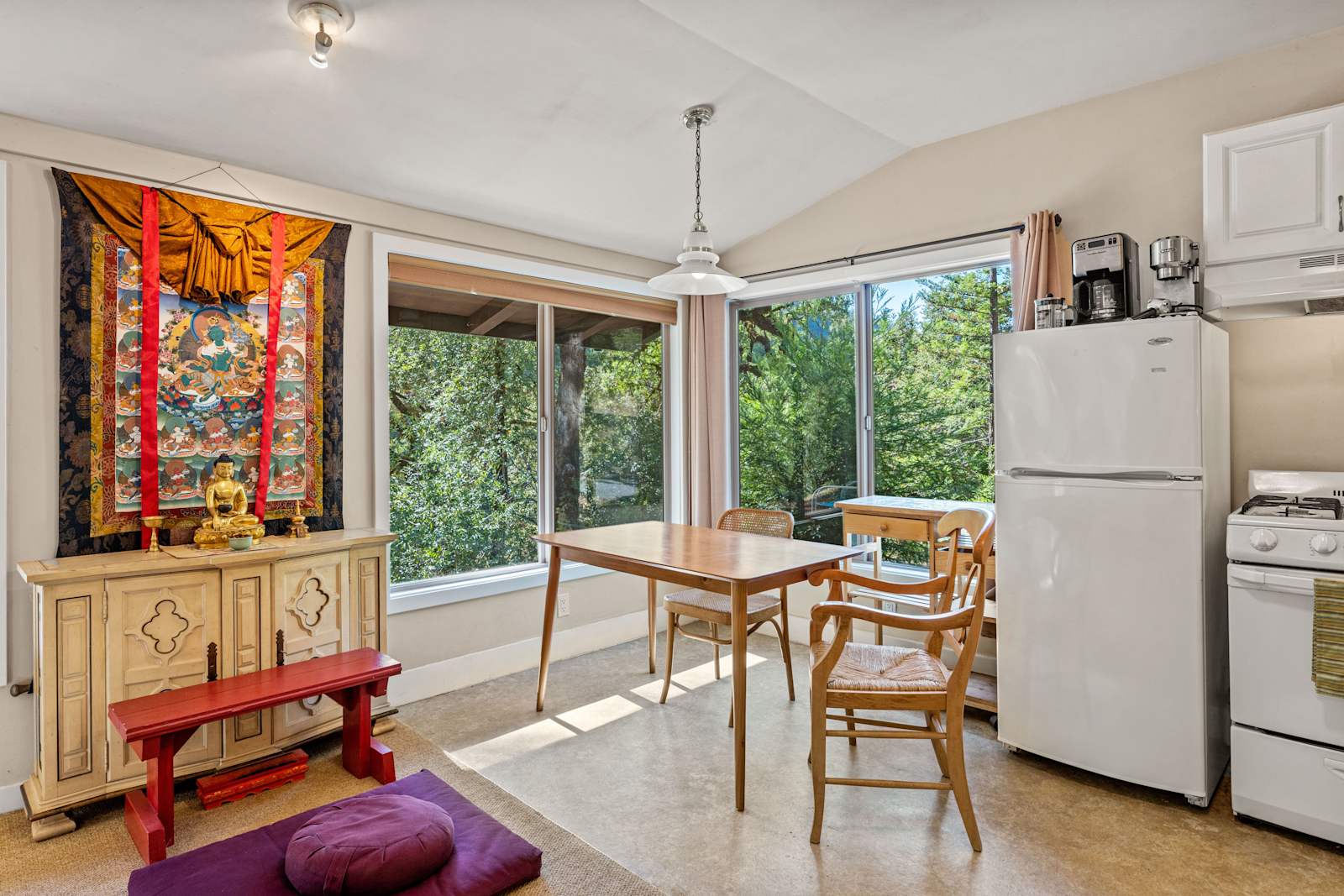 Gomde Buddhist Meditation Center - Leggett, California - glamping.directory