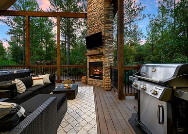 Elegant Cabin with a Hot Tub in Broken Bow, OK - The Ultimate Glamping Spot - Broken Bow, Oklahoma - glamping.directory