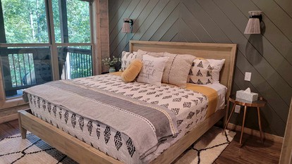 Elegant Cabin with a Hot Tub in Broken Bow, OK - The Ultimate Glamping Spot - Broken Bow, Oklahoma - glamping.directory