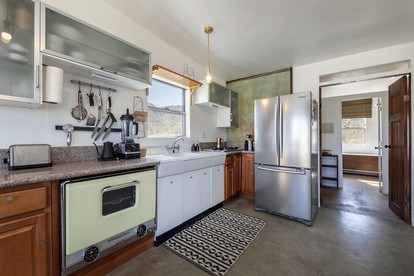 Cozy Cottage Rental in Joshua Tree, with Wonderful Views of the Mojave - Joshua Tree, California - glamping.directory