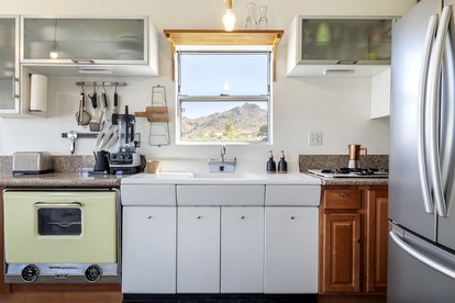 Cozy Cottage Rental in Joshua Tree, with Wonderful Views of the Mojave - Joshua Tree, California - glamping.directory