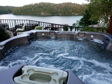 Spacious Rental with Incredible Views for a Group Vacation in Royal, Arkansas - Royal, Arkansas - glamping.directory