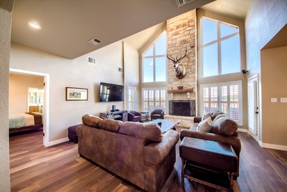 Texas Hill Country Glamping Escape with Stunning Views and a Private Pool - Canyon Lake, Texas - glamping.directory