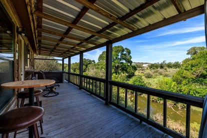 Pet-Friendly Cabin with Sweeping Views Overlooking Fredericksburg, Texas - Fredericksburg, Texas - glamping.directory