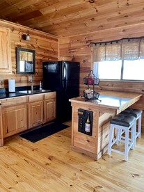 Pet-Friendly Cabin with Sweeping Views Overlooking Fredericksburg, Texas - Fredericksburg, Texas - glamping.directory