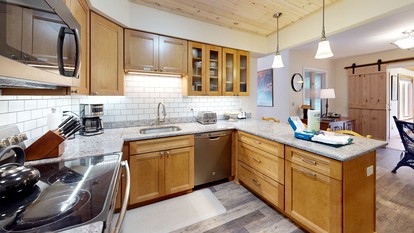 Wooden Ski Cabin with Hot-Tub For a Scenic Escape Minutes from Pico and Killington, Vermont - Killington, Vermont - glamping.directory