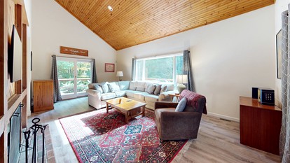 Wooden Ski Cabin with Hot-Tub For a Scenic Escape Minutes from Pico and Killington, Vermont - Killington, Vermont - glamping.directory