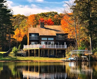 Lakefront Cottage Getaway with a Dock in Milton, New Hampshire - Milton, New Hampshire - glamping.directory