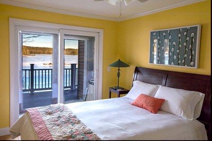 Lakefront Cottage Getaway with a Dock in Milton, New Hampshire - Milton, New Hampshire - glamping.directory