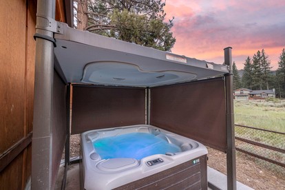 Spectacular Cabin with Foosball and Pool Table in California - Big Bear Lake, California - glamping.directory