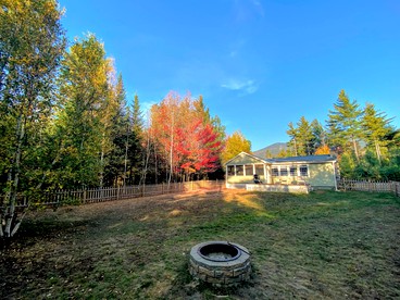 Adorable White Mountain Cottage Rental for a Vacation in New Hampshire - Franconia, New Hampshire - glamping.directory
