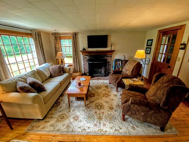 Adorable White Mountain Cottage Rental for a Vacation in New Hampshire - Franconia, New Hampshire - glamping.directory