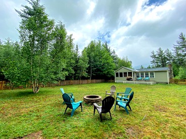 Adorable White Mountain Cottage Rental for a Vacation in New Hampshire - Franconia, New Hampshire - glamping.directory