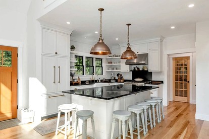 Luxury Spacious Farmhouse with Saco River Access Near Attitash Mountain, Bartlett NH - Bartlett, New Hampshire - glamping.directory