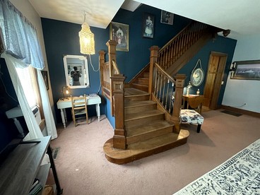 Restored Farmhouse with Hot-Tub in Penn Yan, New York - Penn Yan, New York - glamping.directory