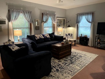 Restored Farmhouse with Hot-Tub in Penn Yan, New York - Penn Yan, New York - glamping.directory