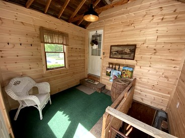 Restored Farmhouse with Hot-Tub in Penn Yan, New York - Penn Yan, New York - glamping.directory