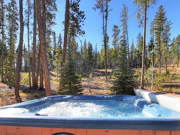 Deluxe Cabin Rental with Cozy Fireplaces near Copper Mountain, Colorado - Breckenridge, Colorado - glamping.directory