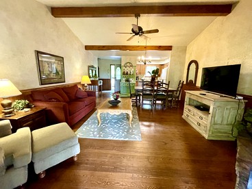 Group Cottage with Jacuzzi and Pool Incredible for Lake Water Sports in Mount Ida, Arkansas - Mount Ida, Arkansas - glamping.directory