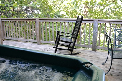 Group Cottage with Jacuzzi and Pool Incredible for Lake Water Sports in Mount Ida, Arkansas - Mount Ida, Arkansas - glamping.directory