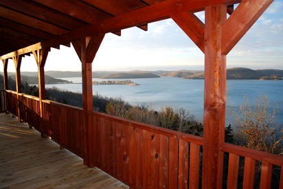 Spacious Family Cabin Getaway in the Heart of the Ozark Mountains, Arkansas - Eureka Springs, Arkansas - glamping.directory