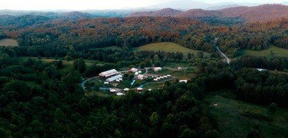 Elegant Yurt with Mountain Views & Private Pond | Unique Stay near Cherokee Mountains, Old Fort, Tennessee - Old Fort, Tennessee - glamping.directory